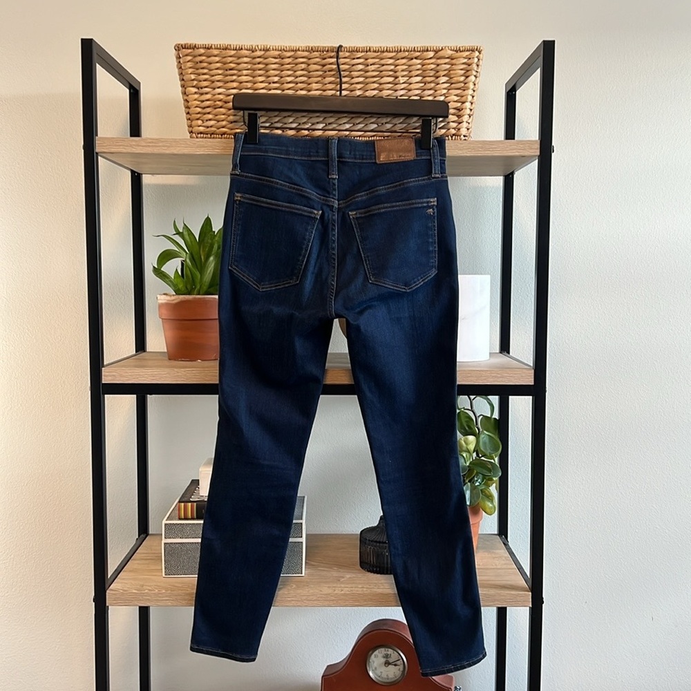 Madewell 10" High Rise Skinny Dark Wash Jeans, 26P - Picture 4 of 9
